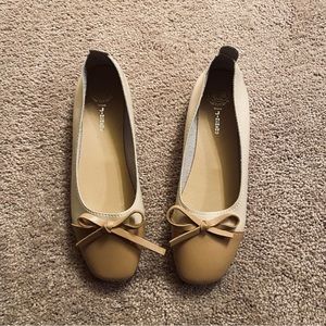 Ballet flats